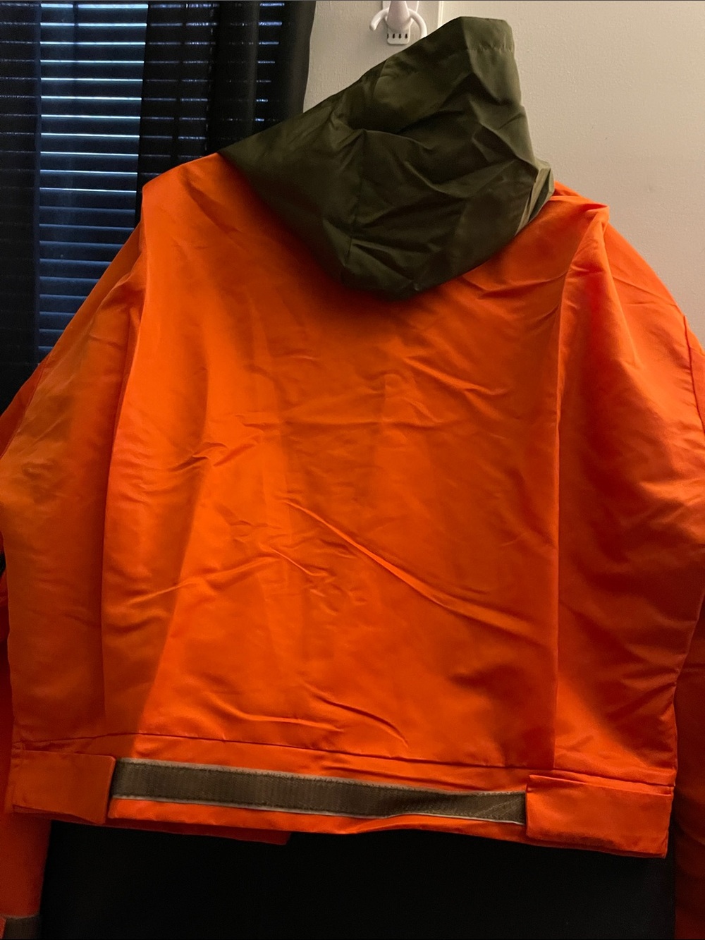 BeEyeConic EyeFly Jacket
Orange & Olive Hooded Jacket Sz XL NWT - Picture 10 of 16